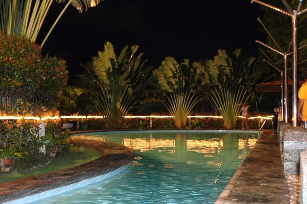Mactan Breeze - Airport Bed And Breakfast มักตัน ภายนอก รูปภาพ